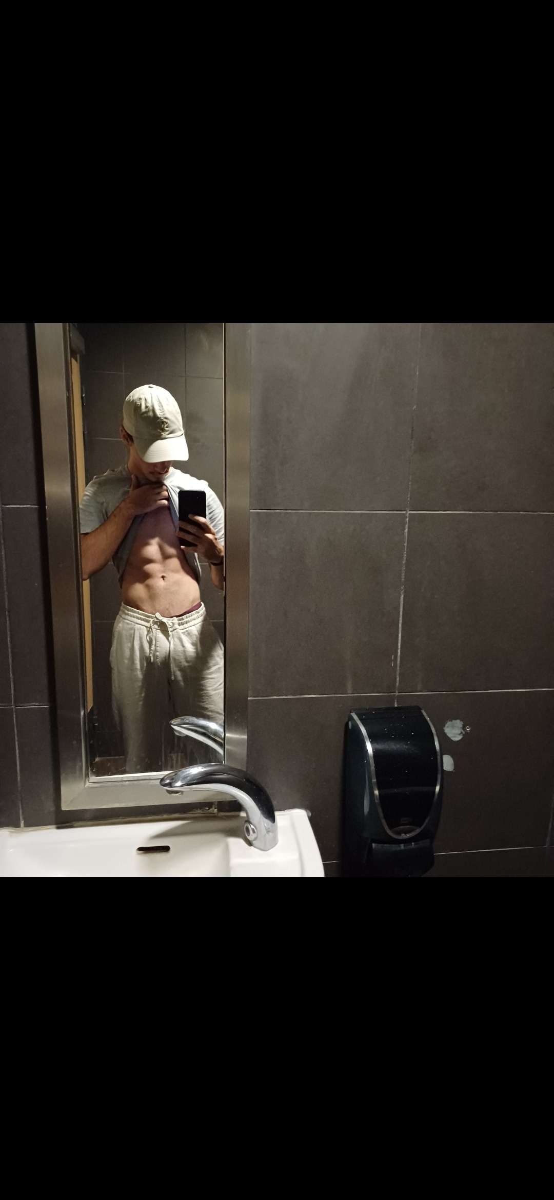 Profil de Malon, 20 ans, Escort Gay Monaco à Cazevieille