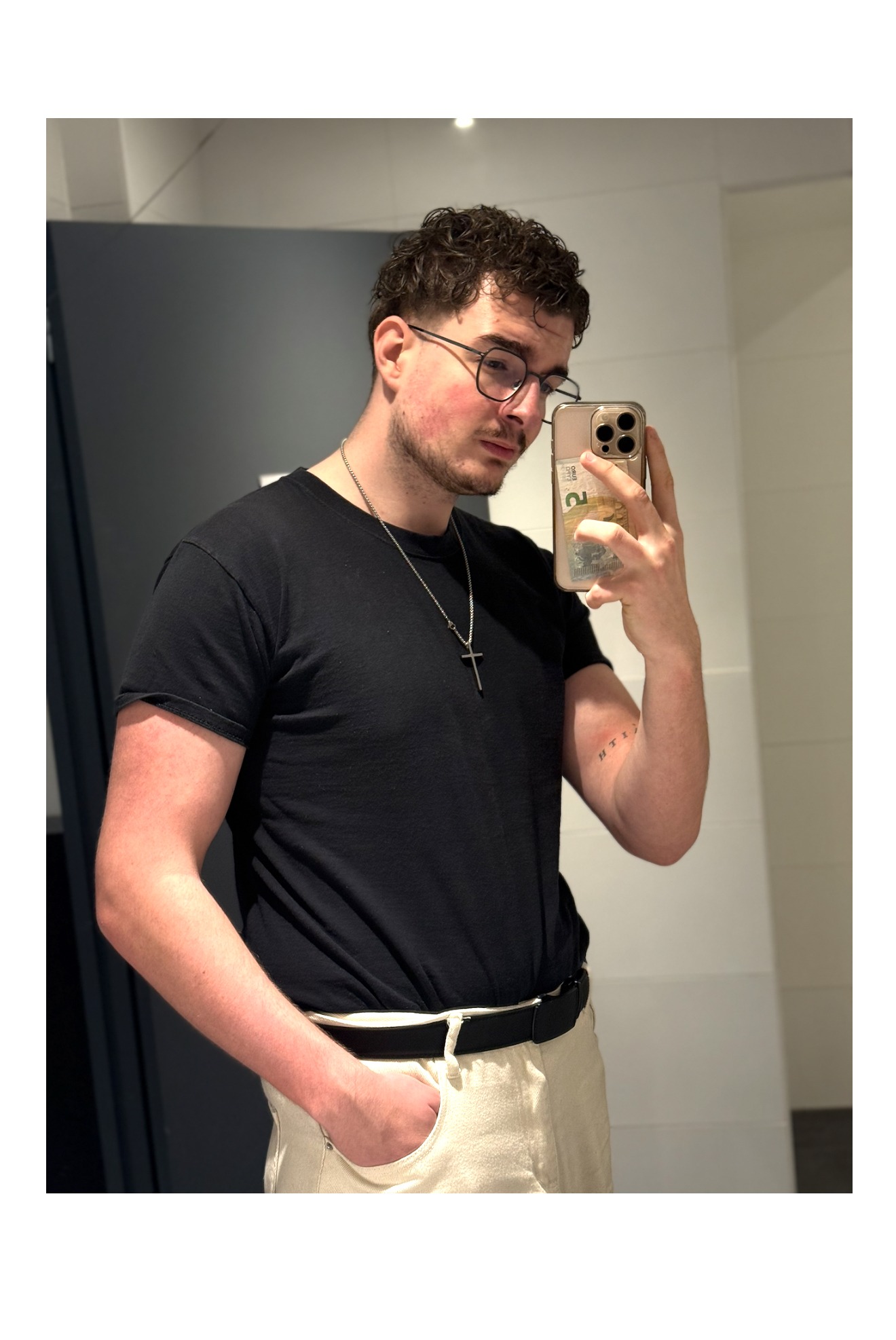 Profil de Tan, 21 ans, Escort Gay Monaco à Nîmes