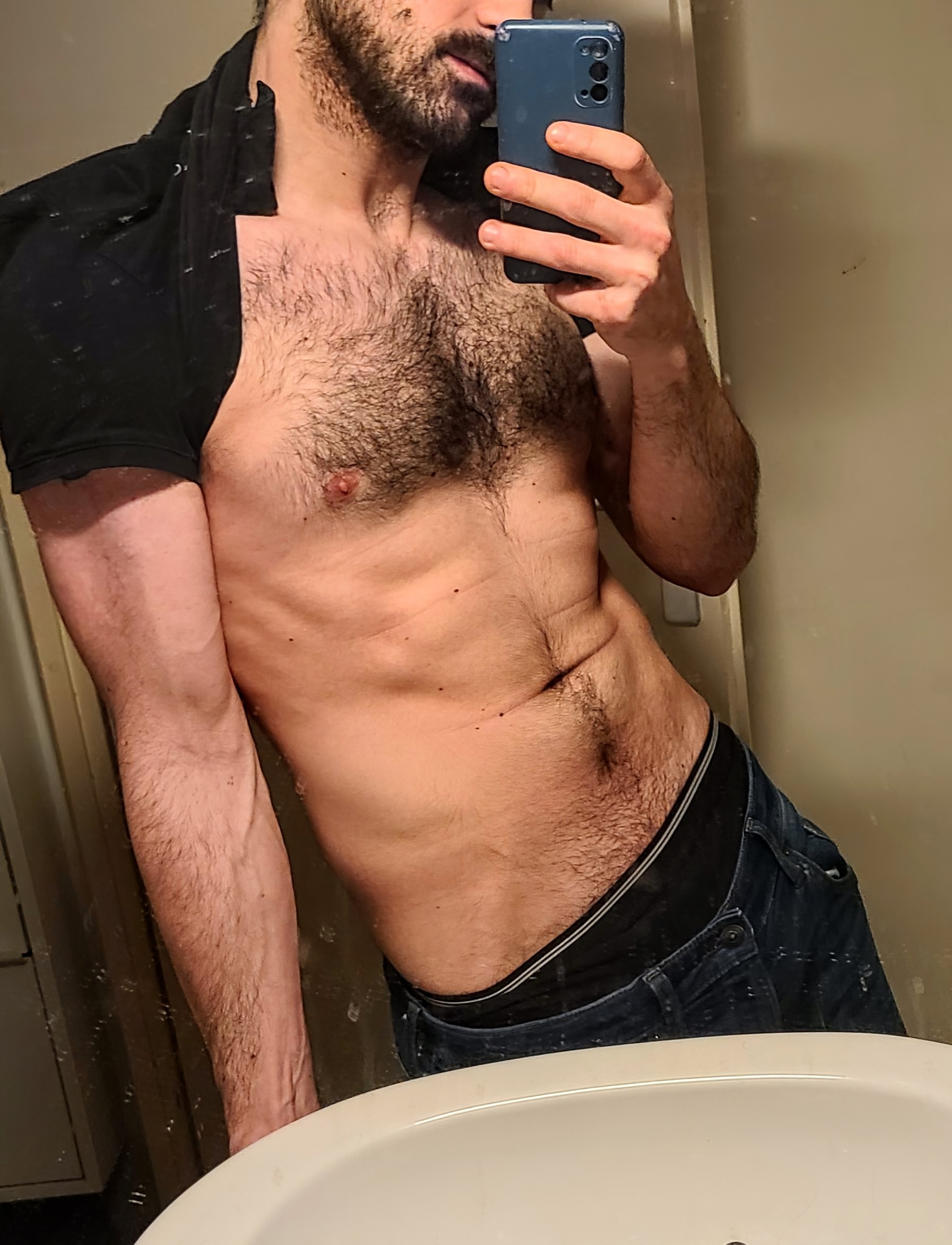 Profil de Brayton, 25 ans, Escort Gay Monaco à Courniou
