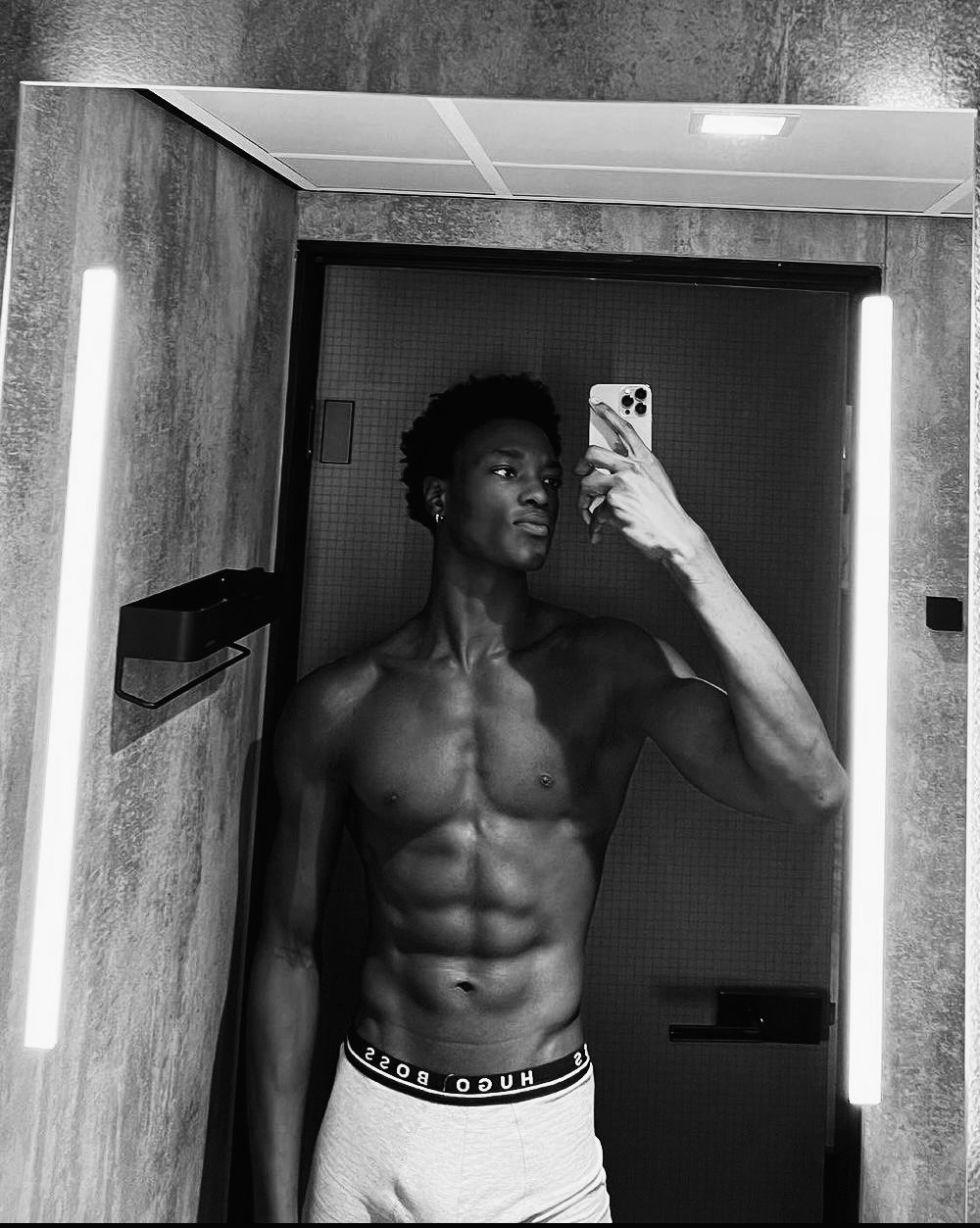 Profil de Amalio, 25 ans, Escort Gay Monaco à Calvi