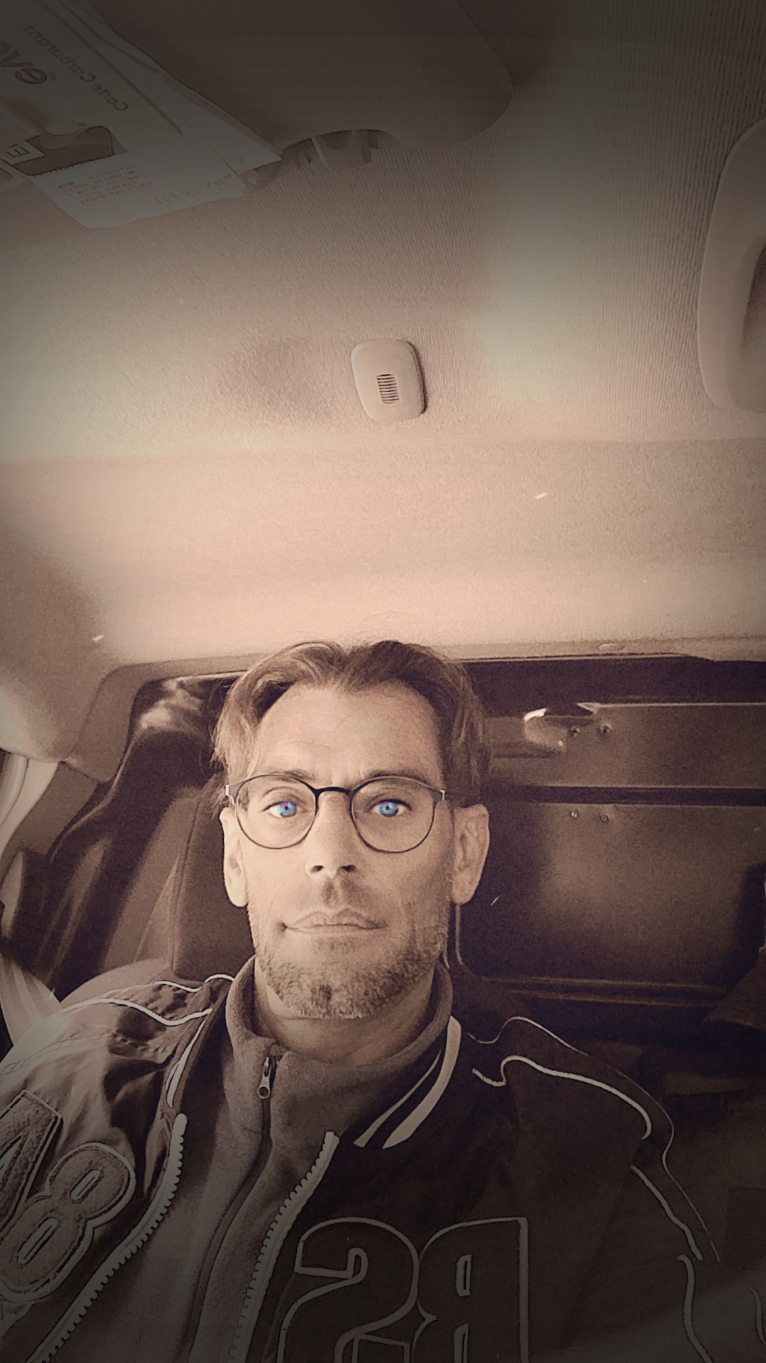 Profil de Handy, 45 ans, Escort Gay Monaco à Olivese