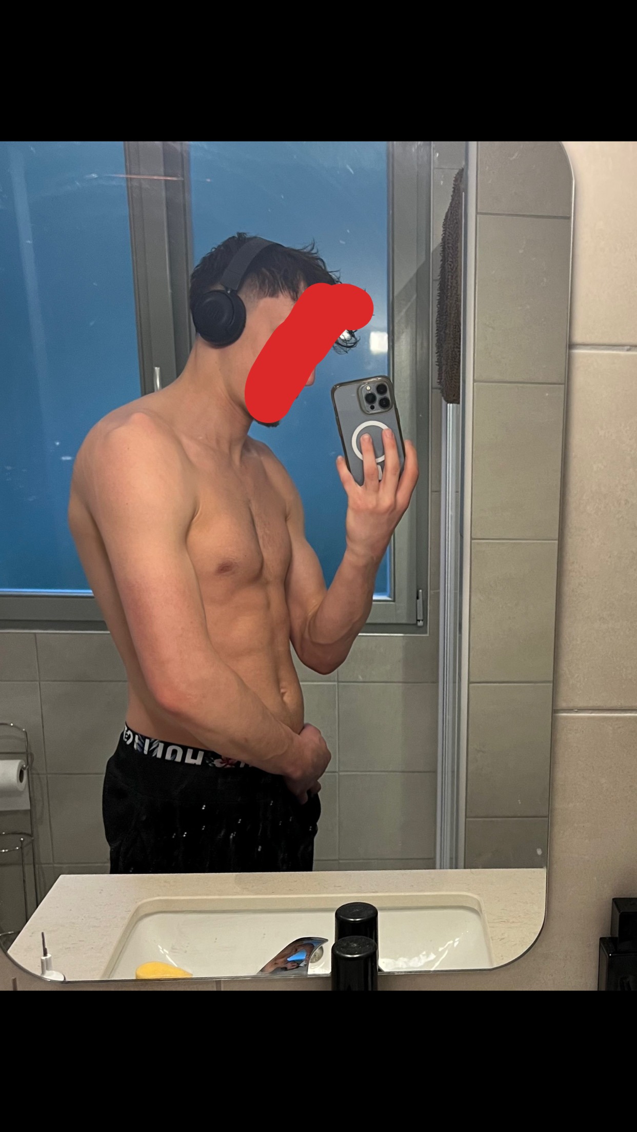 Profil de Lony, 21 ans, Escort Gay Monaco à Champfleury