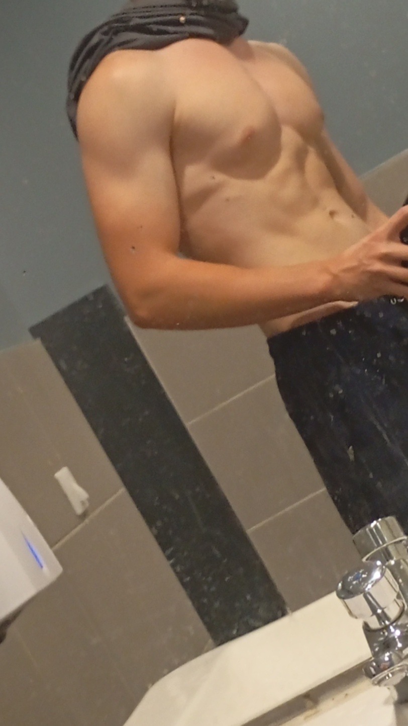 Profil de Lucius, 19 ans, Escort Gay Monaco à Campitello