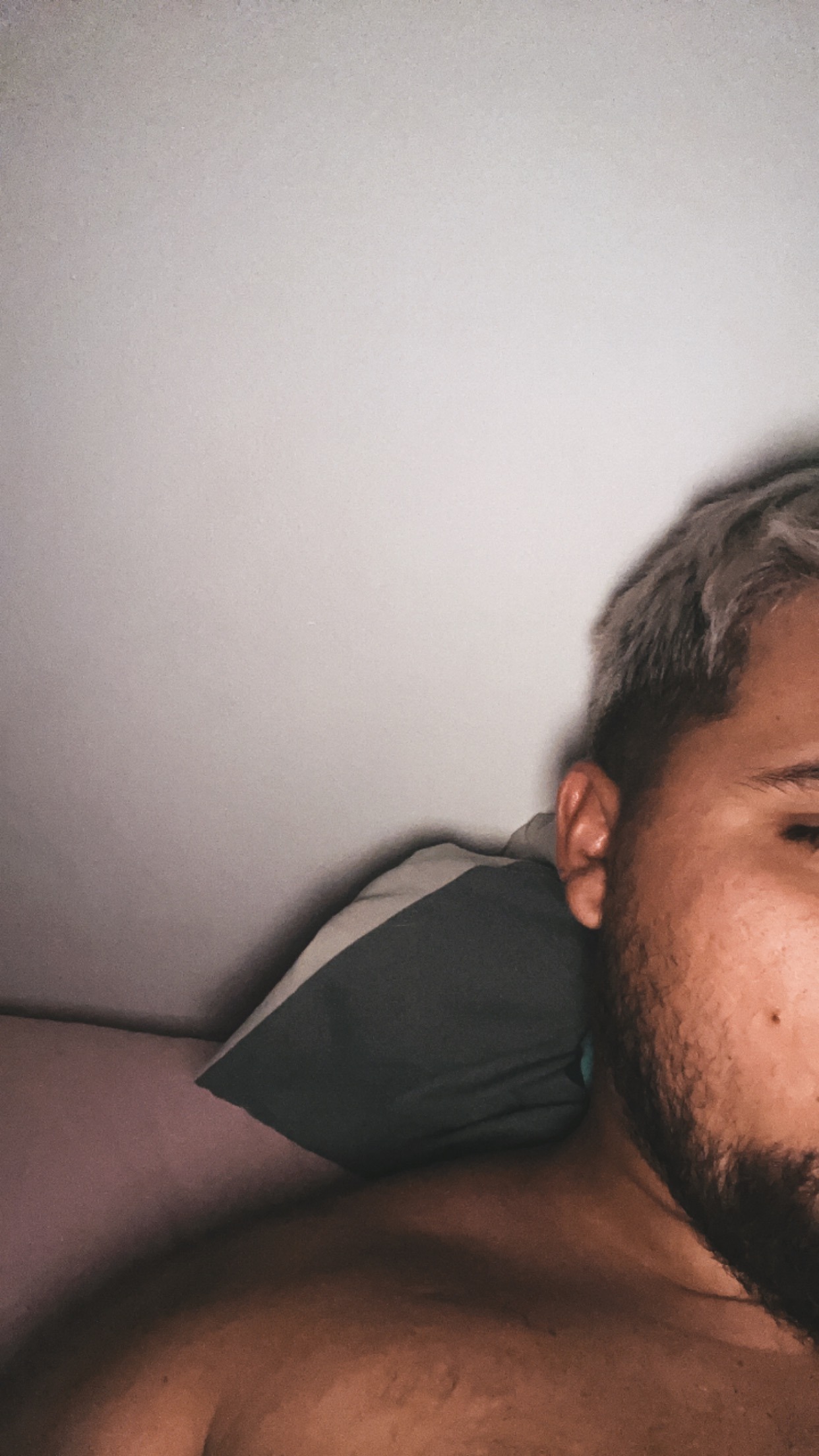 Profil de Issiaka, 23 ans, Escort Gay Monaco à Saint-Mamert-du-Gard