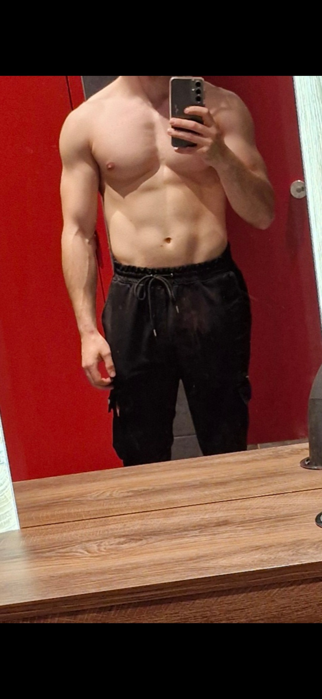 Profil de Ilian, 25 ans, Escort Gay Monaco à Algans