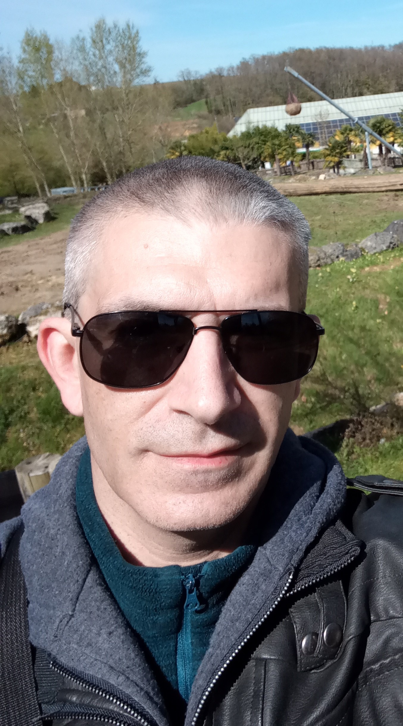 Profil de Ihsen, 44 ans, Escort Gay Monaco à Rouffiac