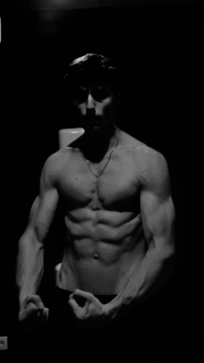 Profil de Ellande, 20 ans, Escort Gay Monaco à Garrigues