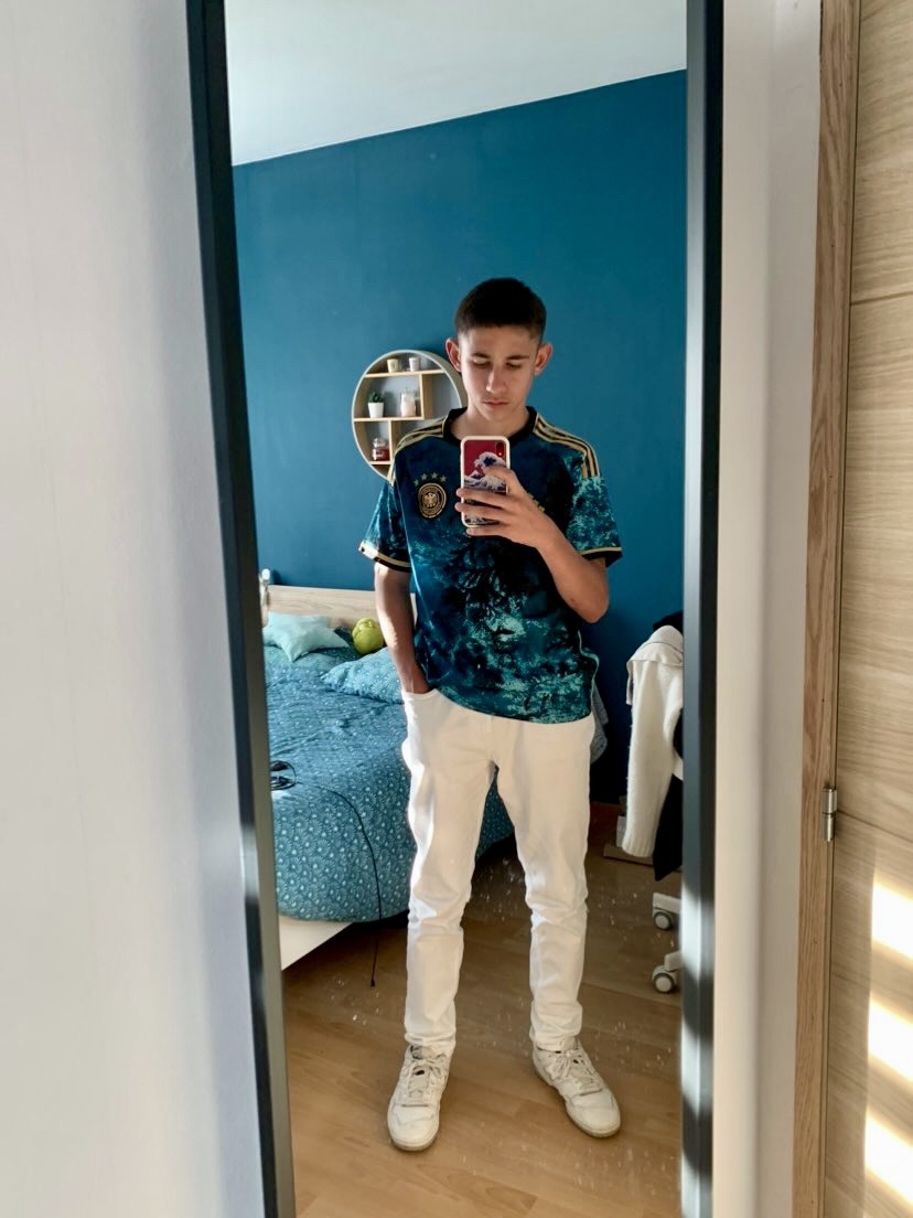 Profil de Achil, 20 ans, Escort Gay Monaco à Rouffiac