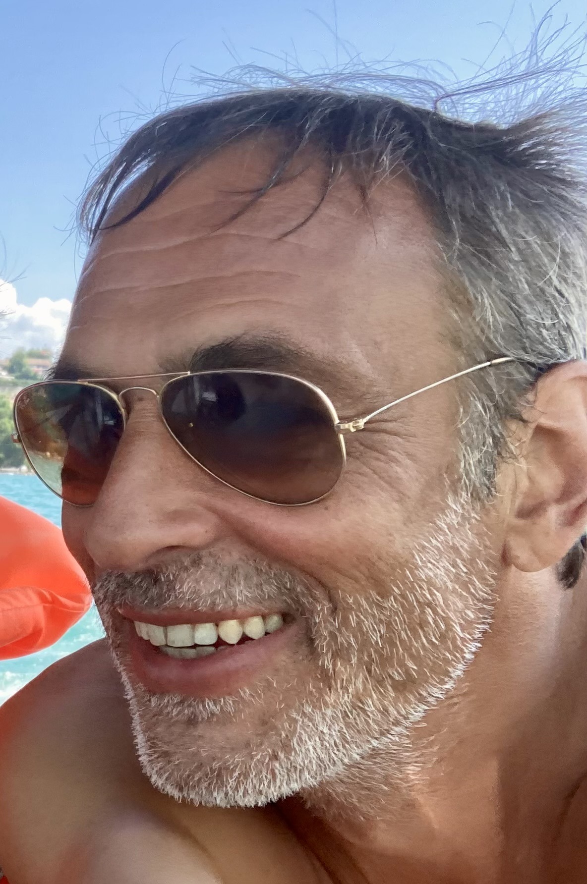 Profil de Gentien, 44 ans, Escort Gay Monaco à Saint-Sébastien-d'Aigrefeuille