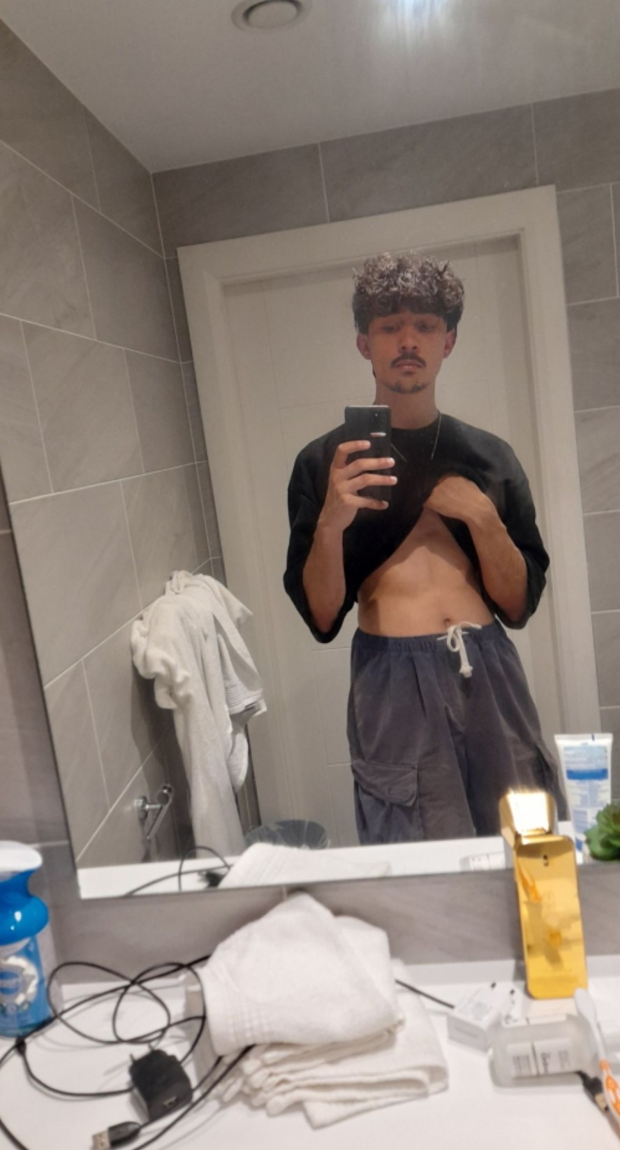 Profil de Bilail, 21 ans, Escort Gay Monaco à Paroy