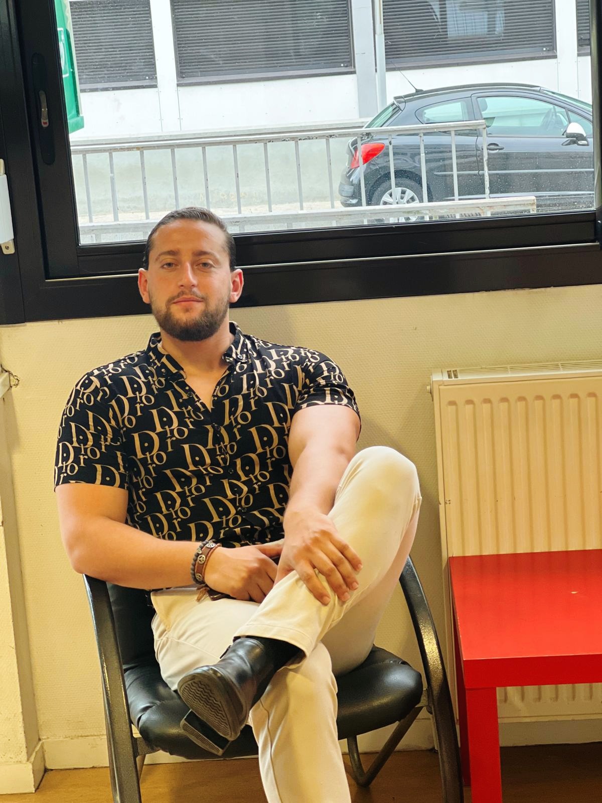 Profil de Nevzat, 26 ans, Escort Gay Monaco à Broyes