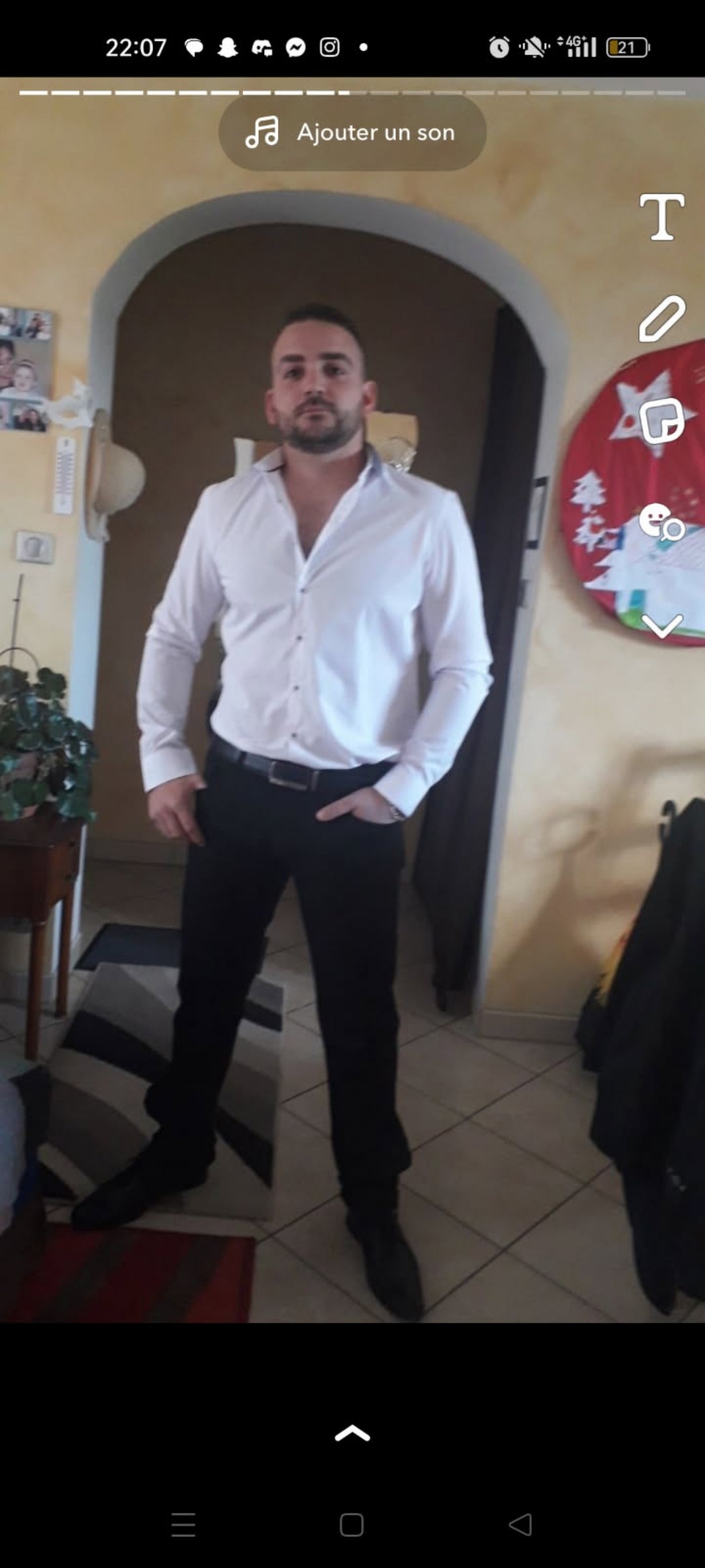Profil de Emerik, 34 ans, Escort Gay Monaco à Saint-Étienne-des-Sorts
