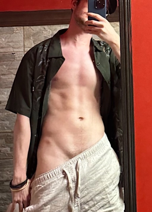Profil de Djino, 26 ans, Escort Gay Monaco à Saint-Bonnet-de-Salendrinque