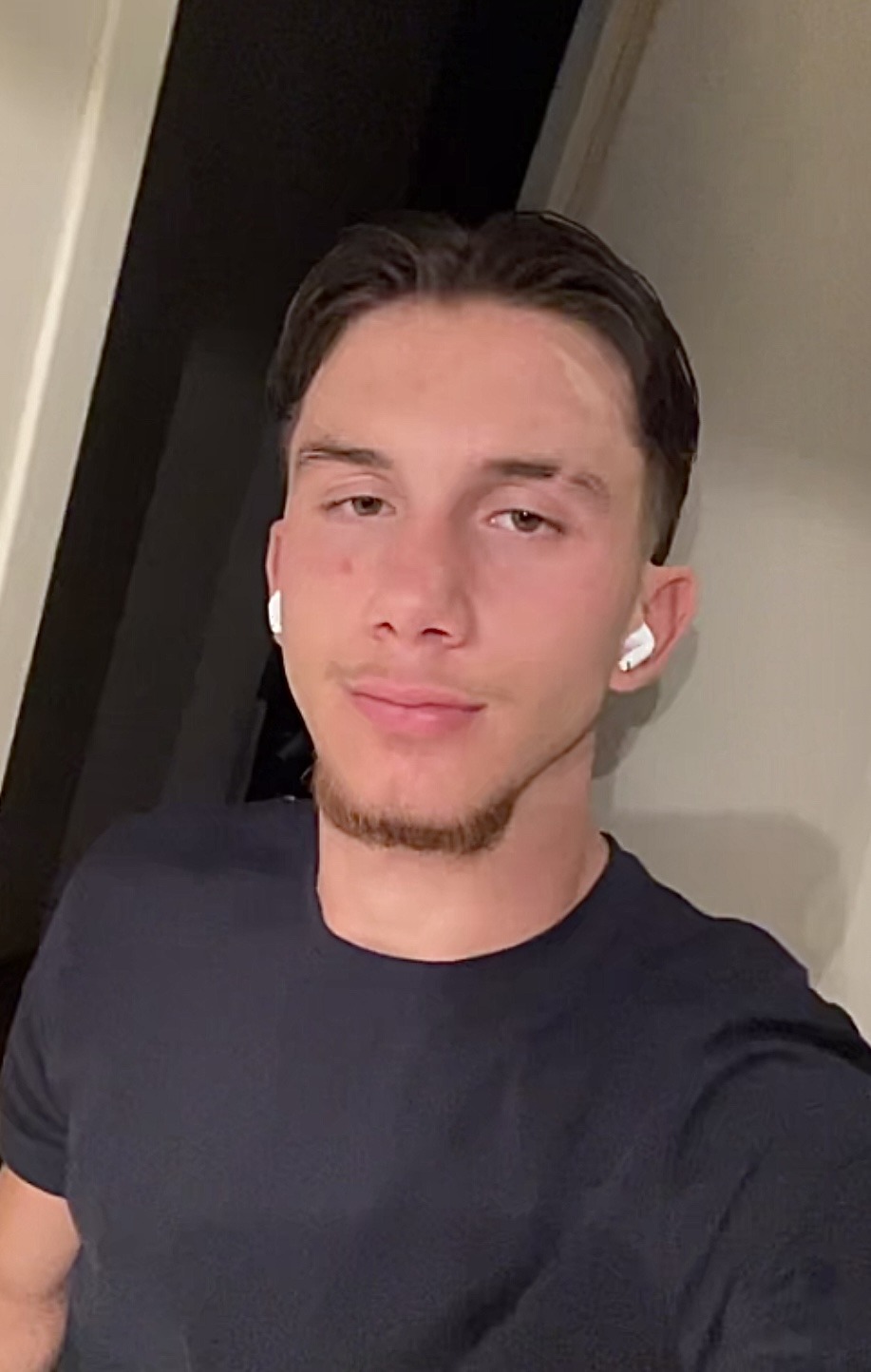 Profil de Jean-sylvestre, 20 ans, Escort Gay Monaco à Saint-Paulet-de-Caisson