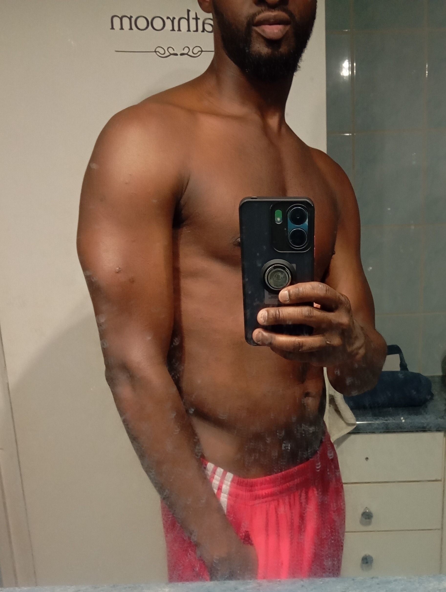 Profil de Slawko, 29 ans, Escort Gay Monaco à Lamillarié