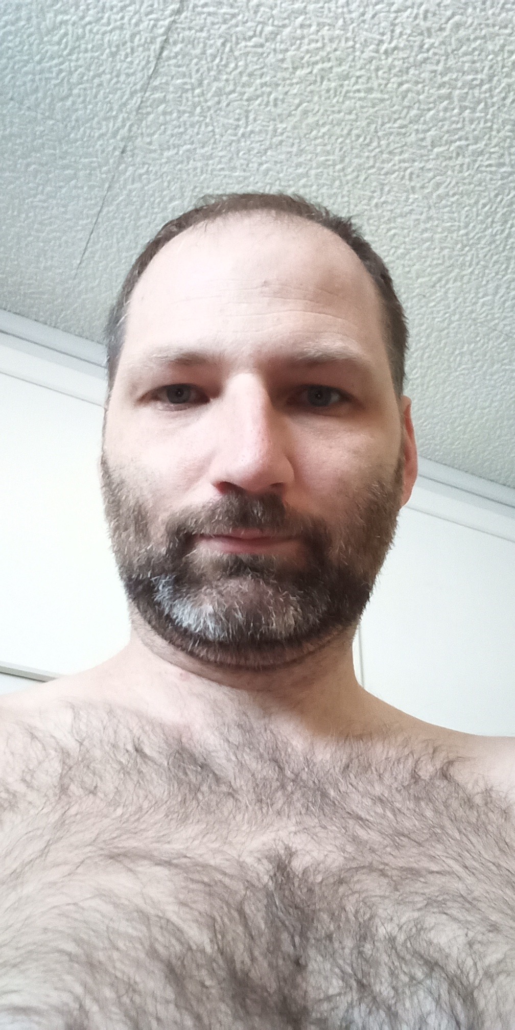 Profil de Hossam, 36 ans, Escort Gay Monaco à Breteuil