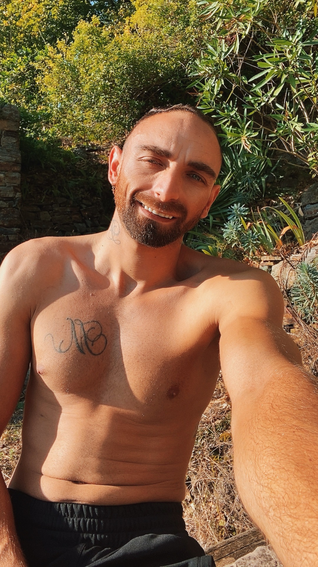 Profil de Selly, 32 ans, Escort Gay Monaco à Castelnau-de-Lévis