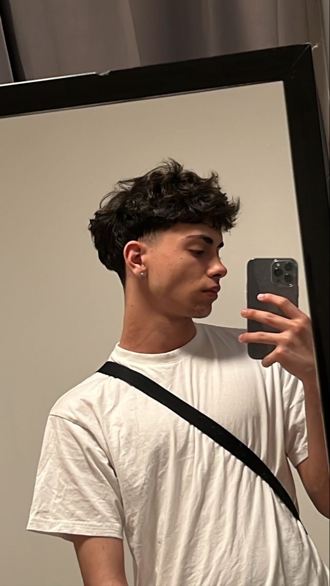 Profil de Piotr, 21 ans, Escort Gay Monaco à Pierreville