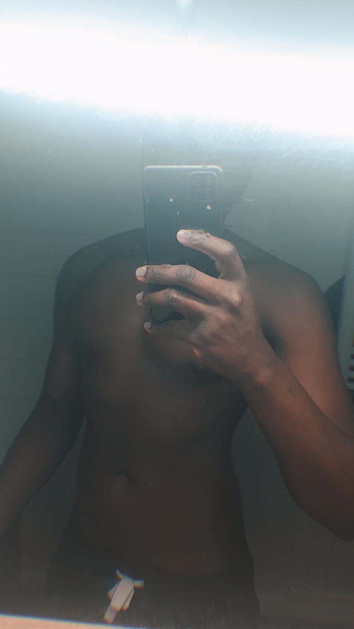 Profil de Niccolo, 19 ans, Escort Gay Monaco à Champigny