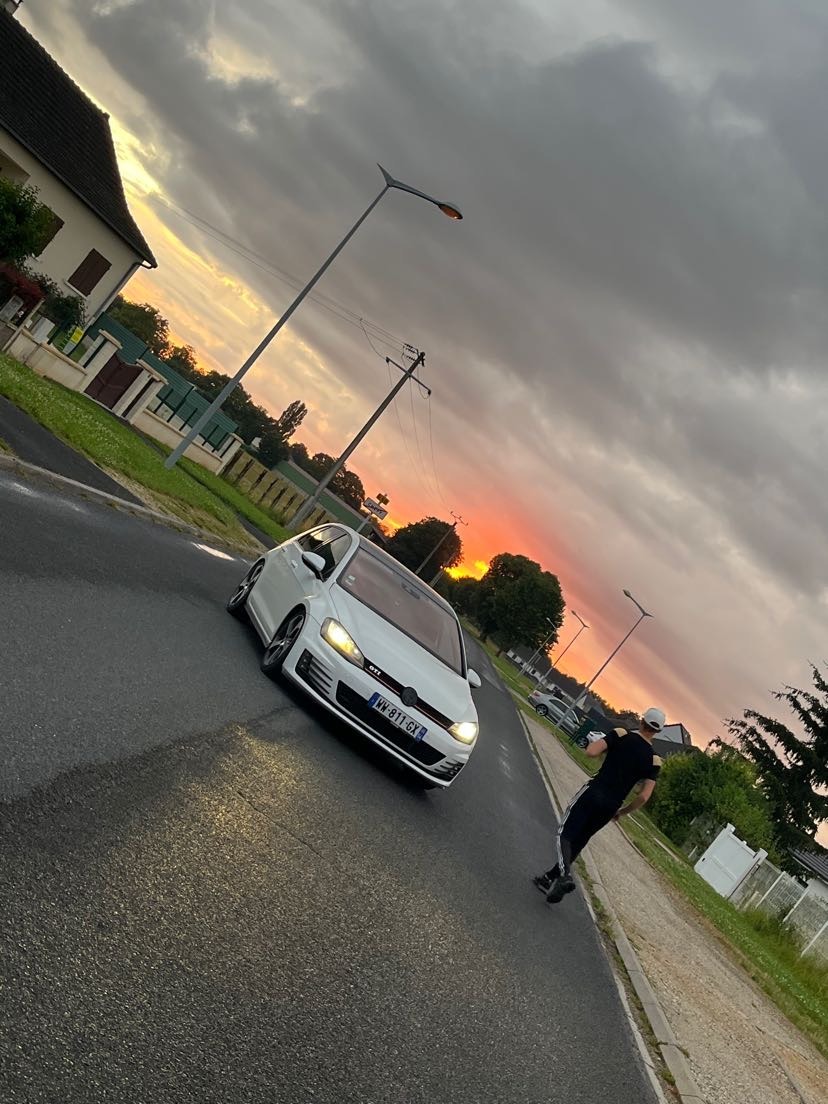 Profil de Oussmane, 23 ans, Escort Gay Monaco à Montdurausse