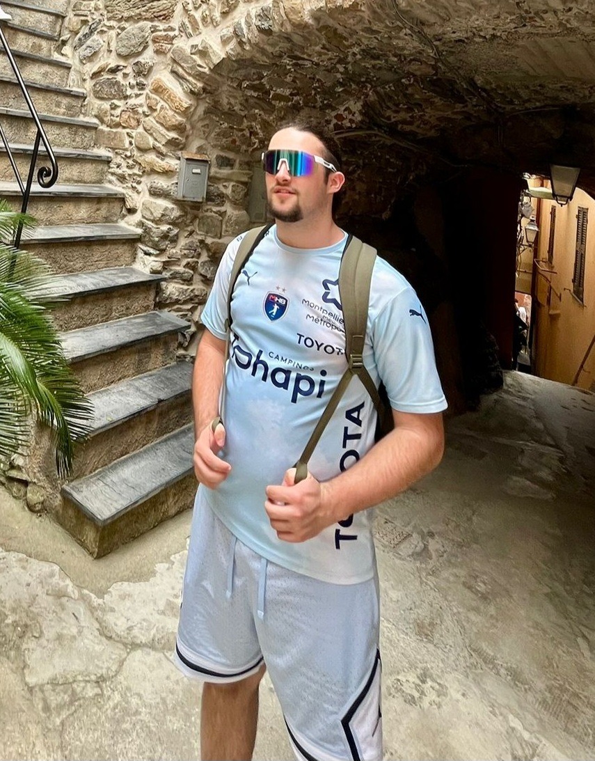 Profil de Valérien, 21 ans, Escort Gay Monaco à Boisset-et-Gaujac