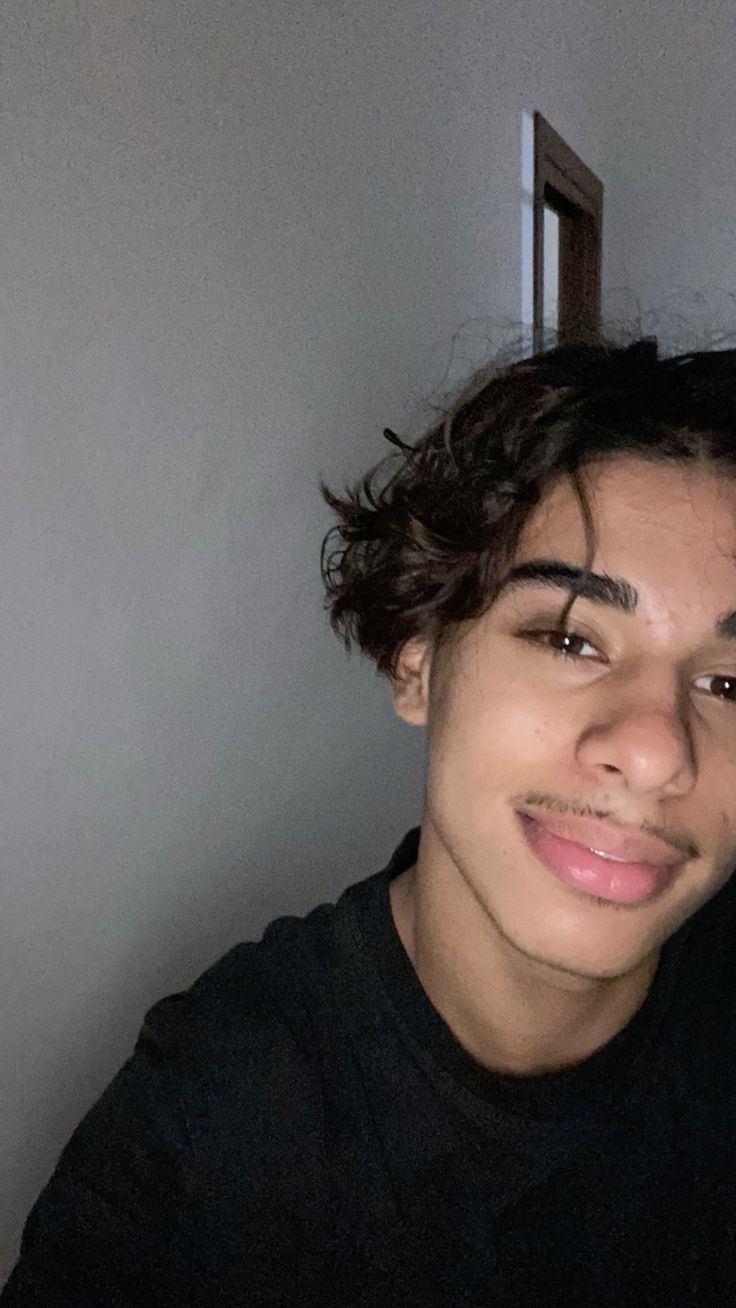 Profil de Acene, 21 ans, Escort Gay Monaco à Romery