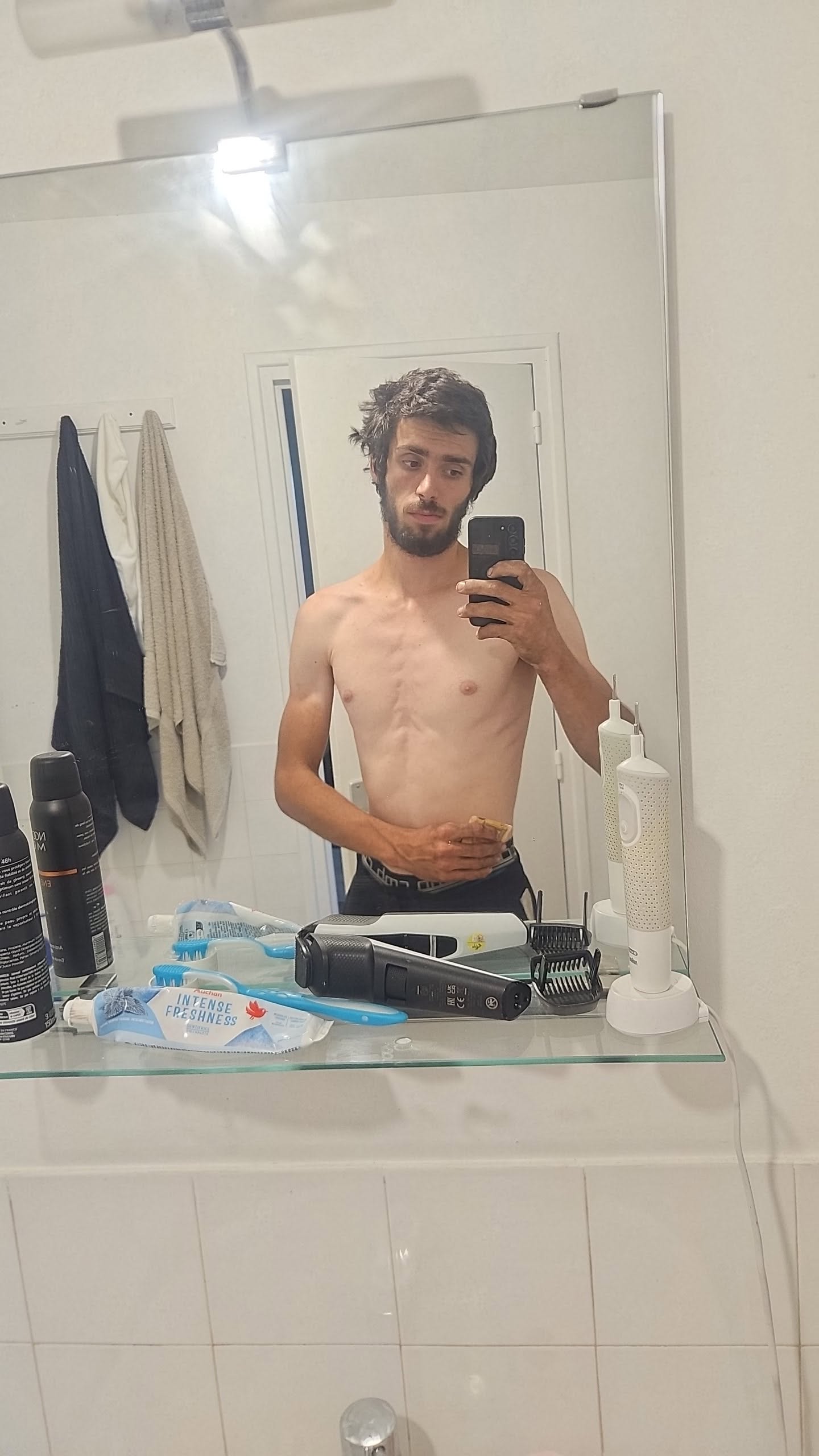 Profil de Laouenan, 21 ans, Escort Gay Monaco à Trévien
