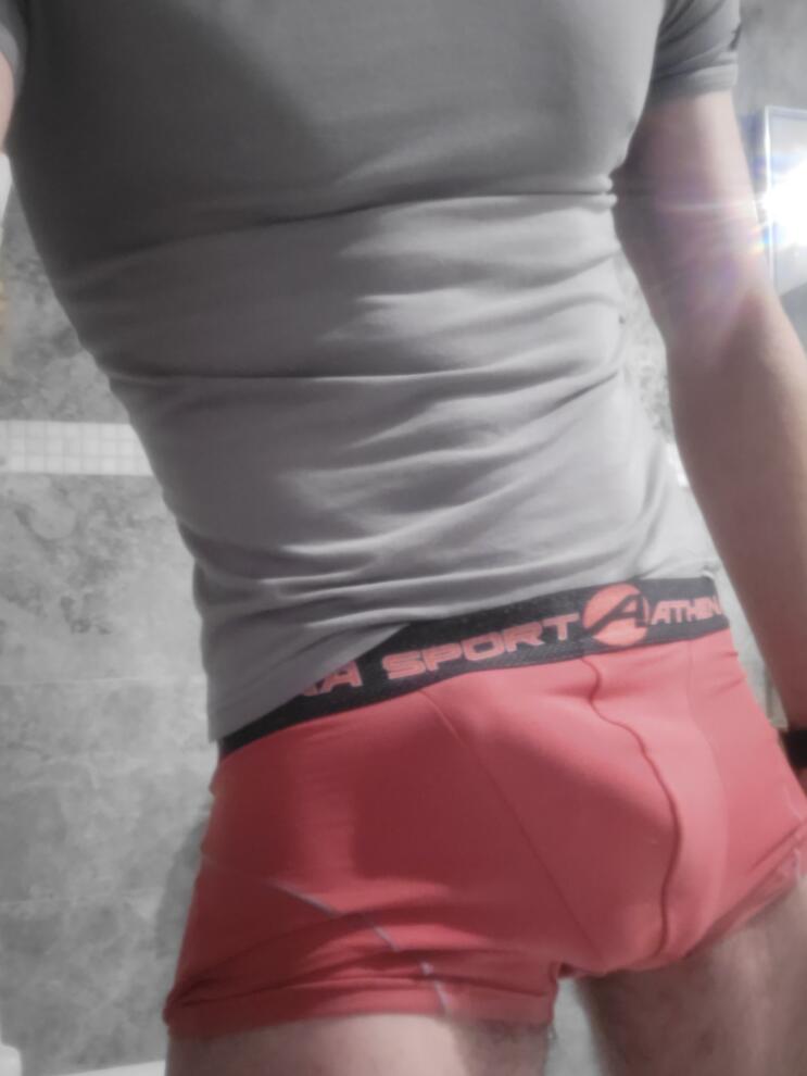 Profil de Cliff, 40 ans, Escort Gay Monaco à Lacroisille
